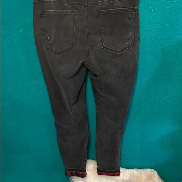 Judy Blue Black Distressed Women Jeans - Picture 13 of 13